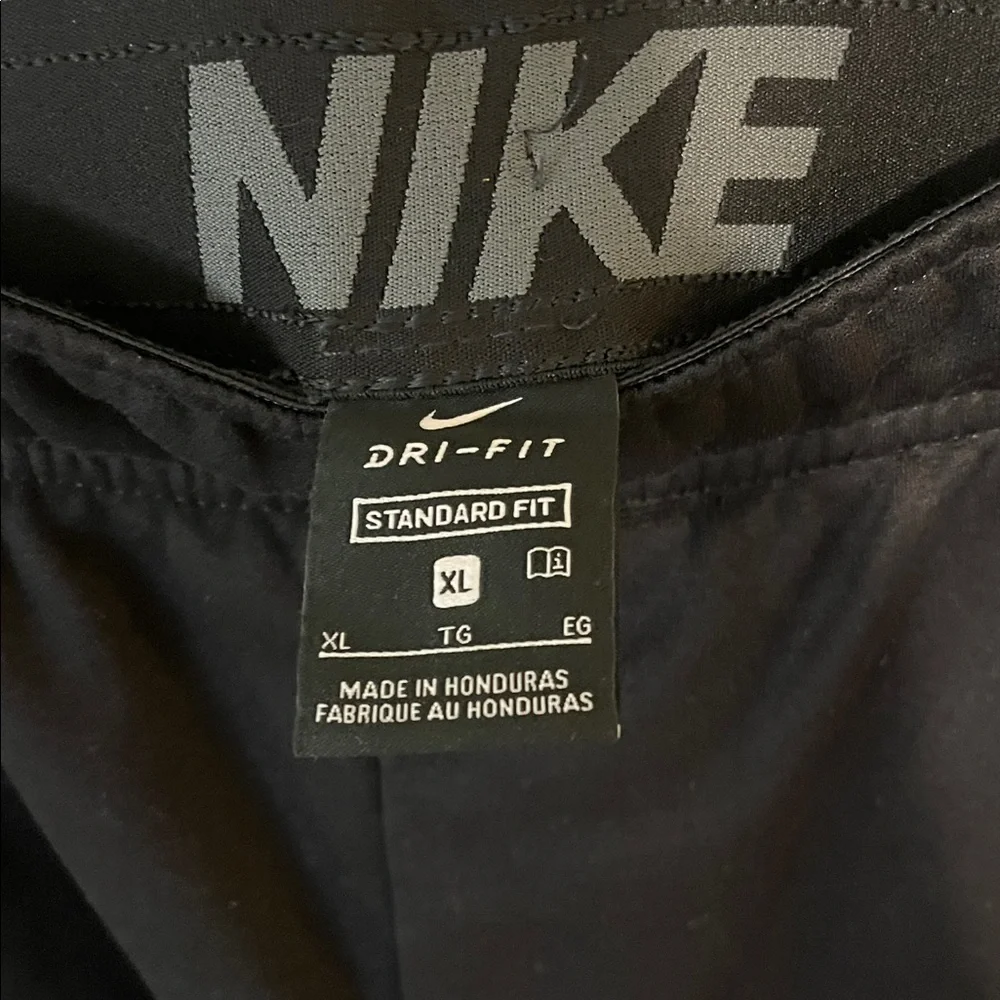 Nike Men's Black Joggers - Picture 2 of 3